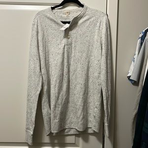 NWT - Mens Speckled Henley